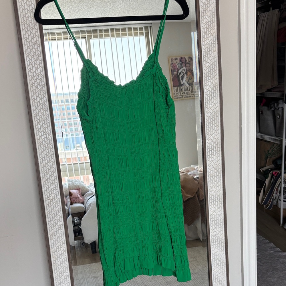 H&M Vibrant Green Ruffle Top - Picture 4 of 6